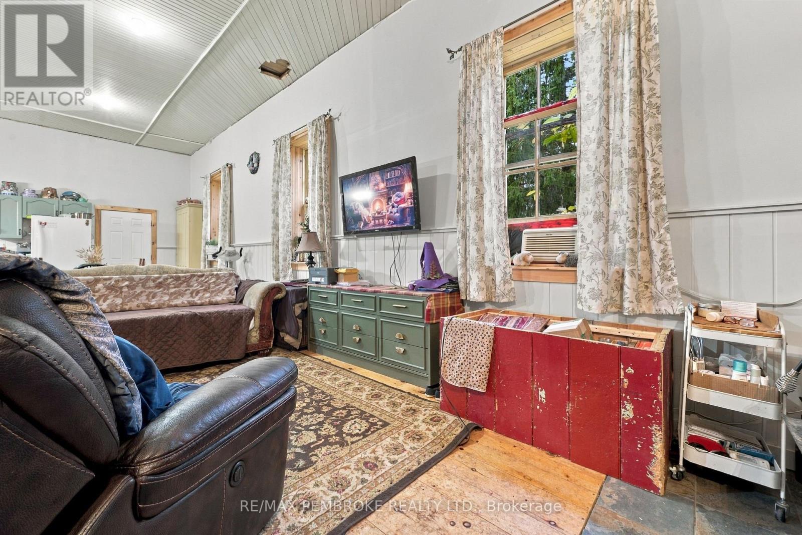 1279 Foy Road, Admaston/bromley, Ontario