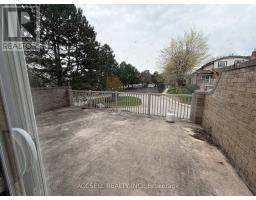 4 - 1510 UPPER MIDDLE ROAD