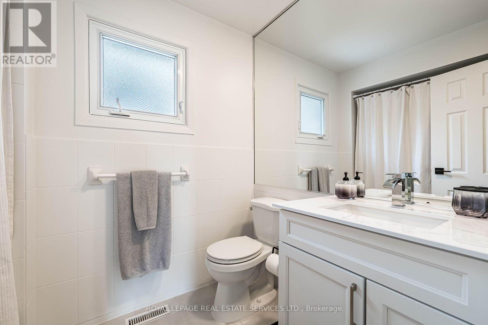 1045 Mannington Lane, Mississauga (rathwood), Ontario