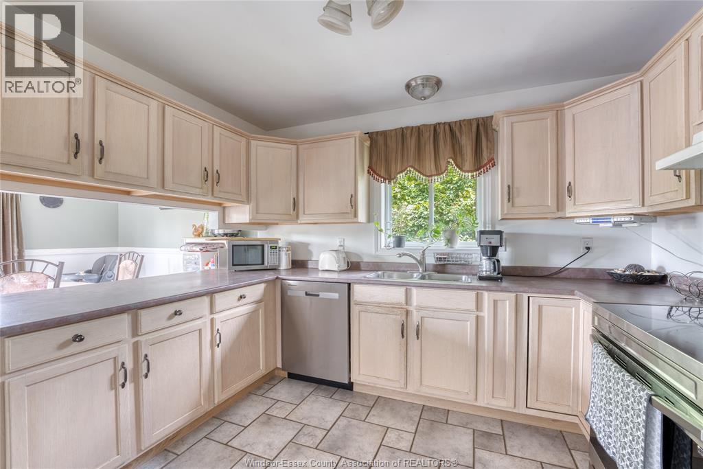 1610 Chornoby Crescent, Tecumseh, Ontario