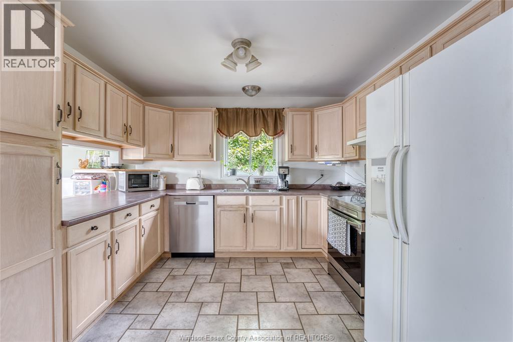 1610 Chornoby Crescent, Tecumseh, Ontario
