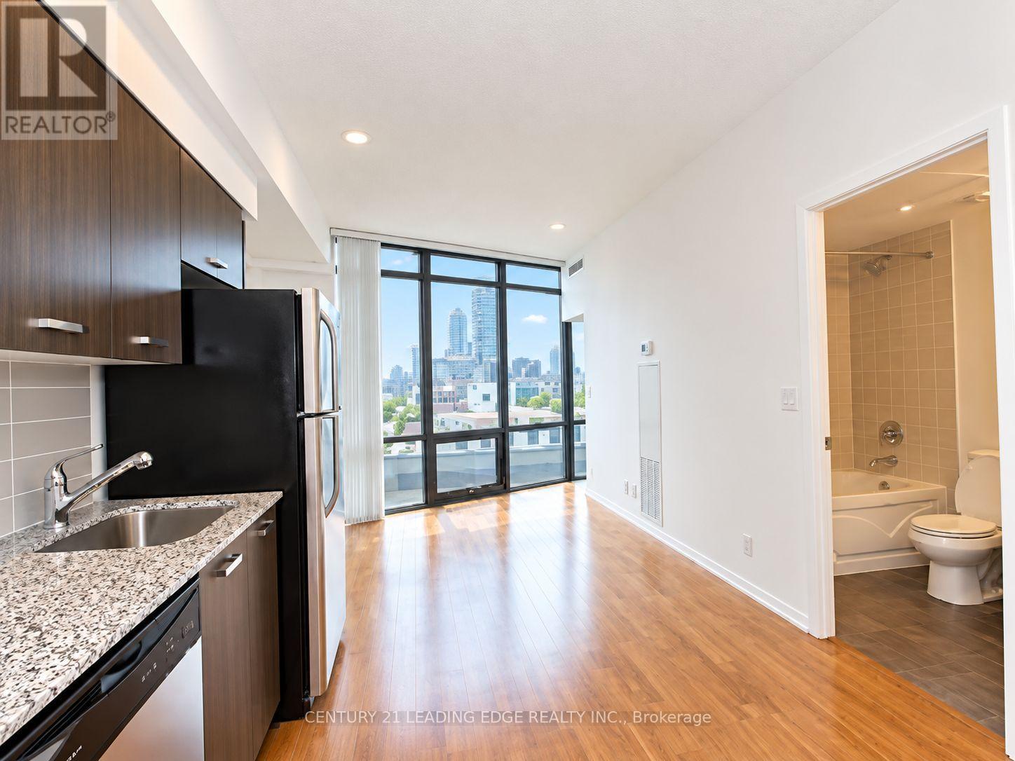1009 - 832 Bay Street, Toronto (bay Street Corridor), Ontario
