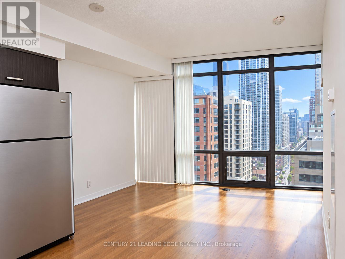 1009 - 832 Bay Street, Toronto (bay Street Corridor), Ontario
