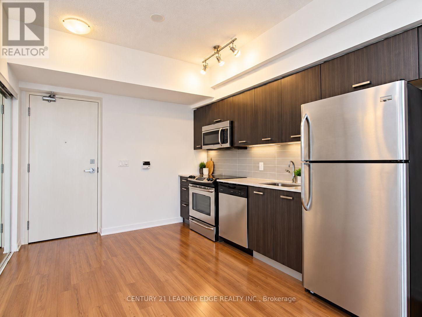 1009 - 832 Bay Street, Toronto (bay Street Corridor), Ontario