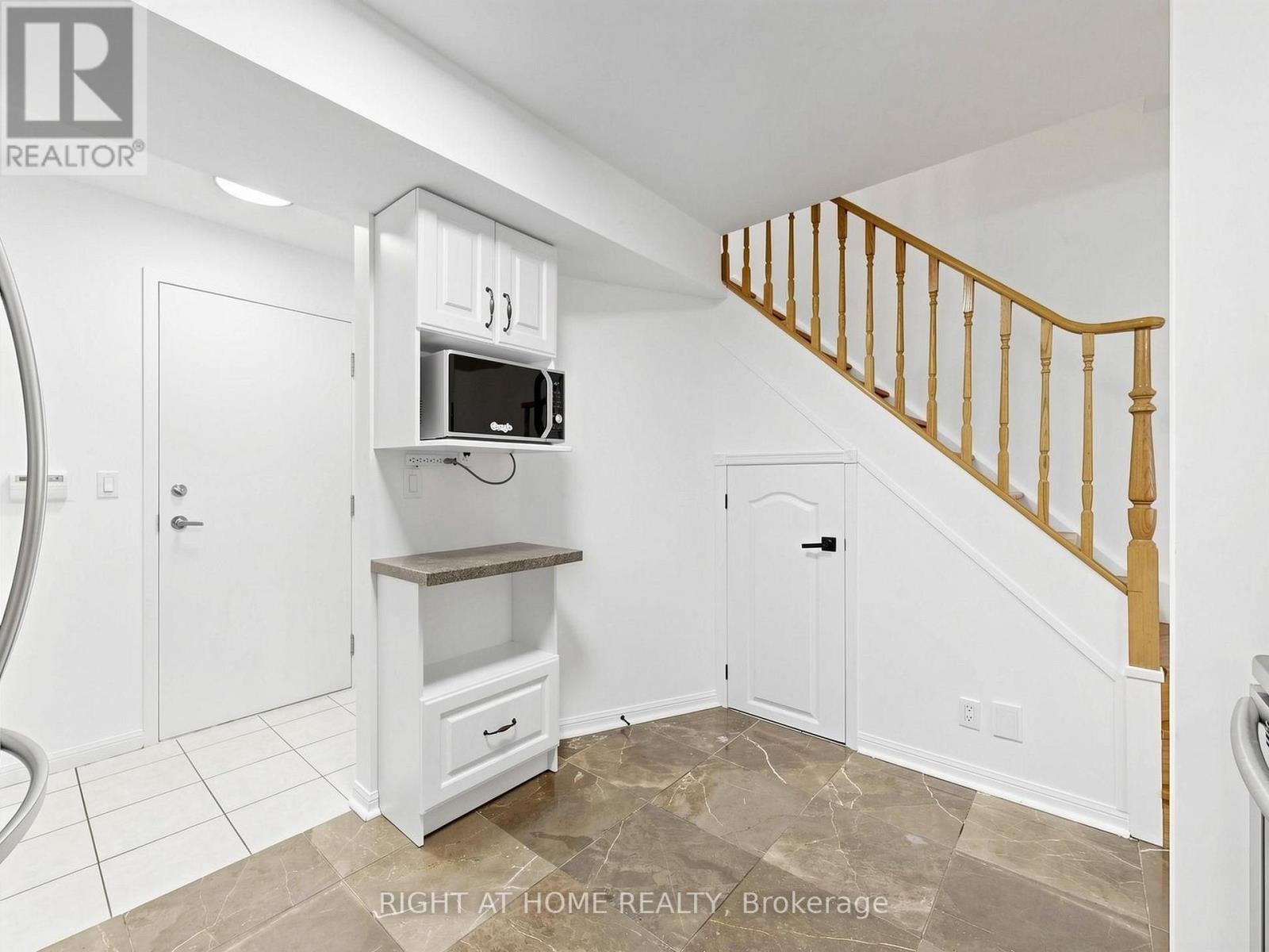 1520 - 28 Sommerset Way, Toronto (willowdale East), Ontario