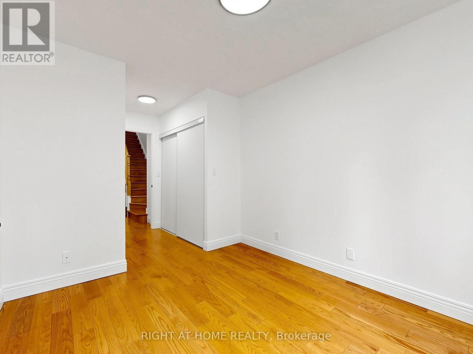 1520 - 28 Sommerset Way, Toronto (willowdale East), Ontario
