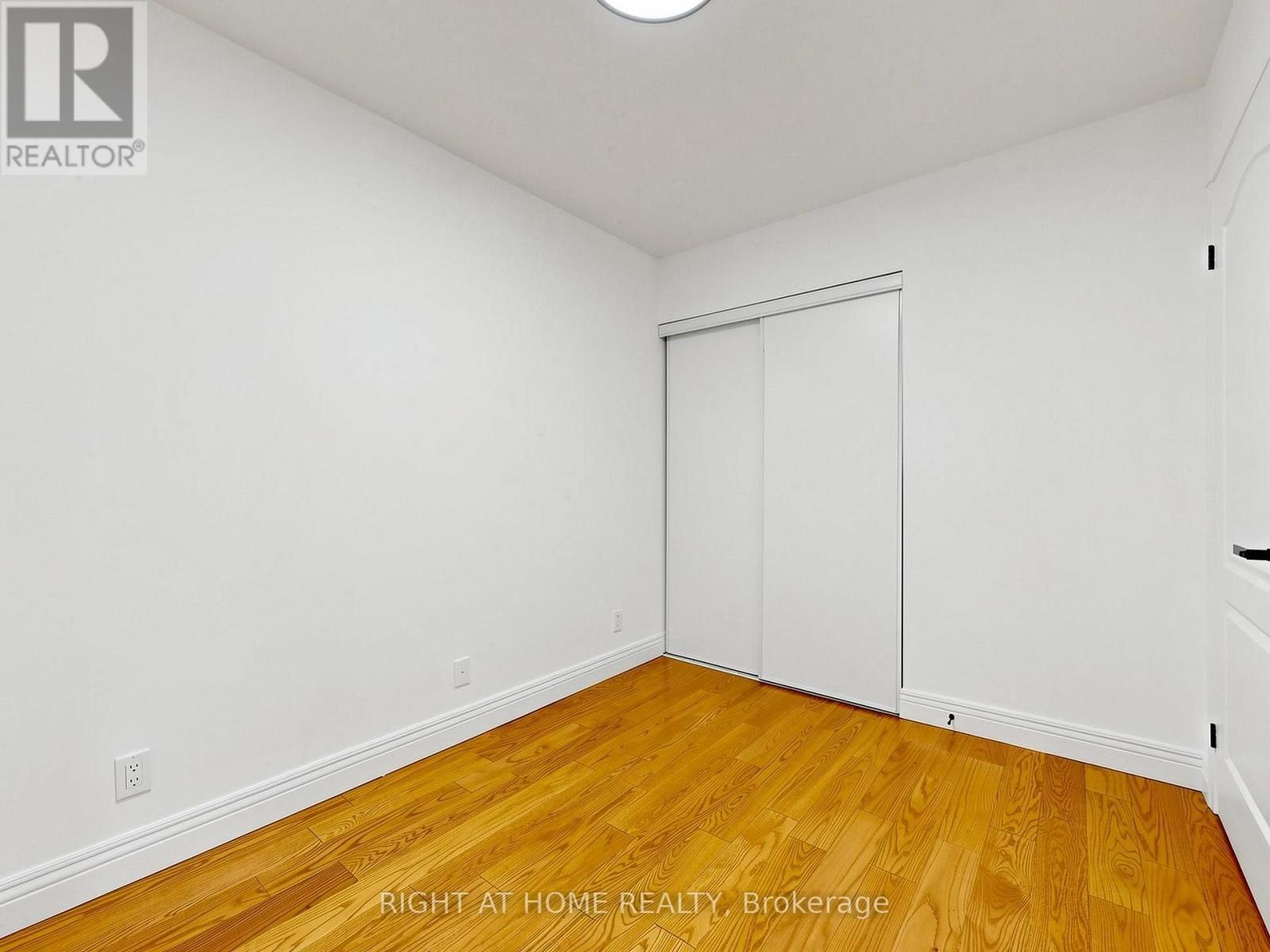 1520 - 28 Sommerset Way, Toronto (willowdale East), Ontario
