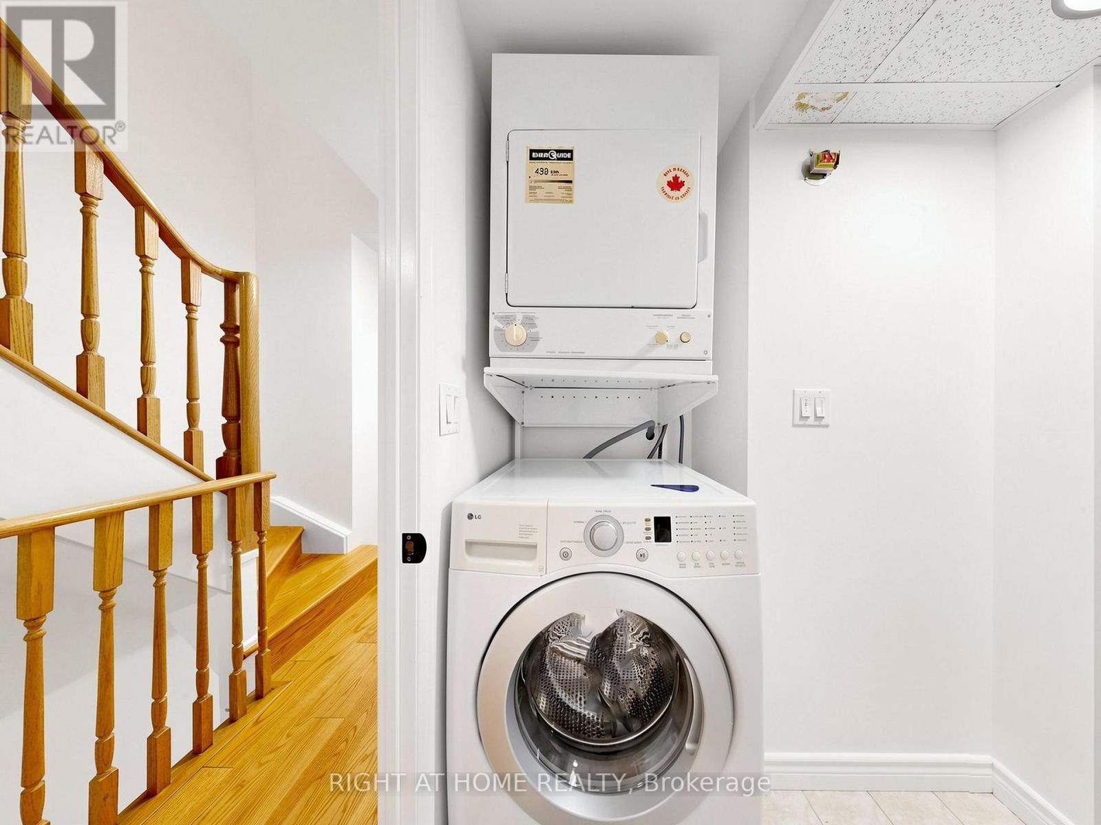 1520 - 28 Sommerset Way, Toronto (willowdale East), Ontario
