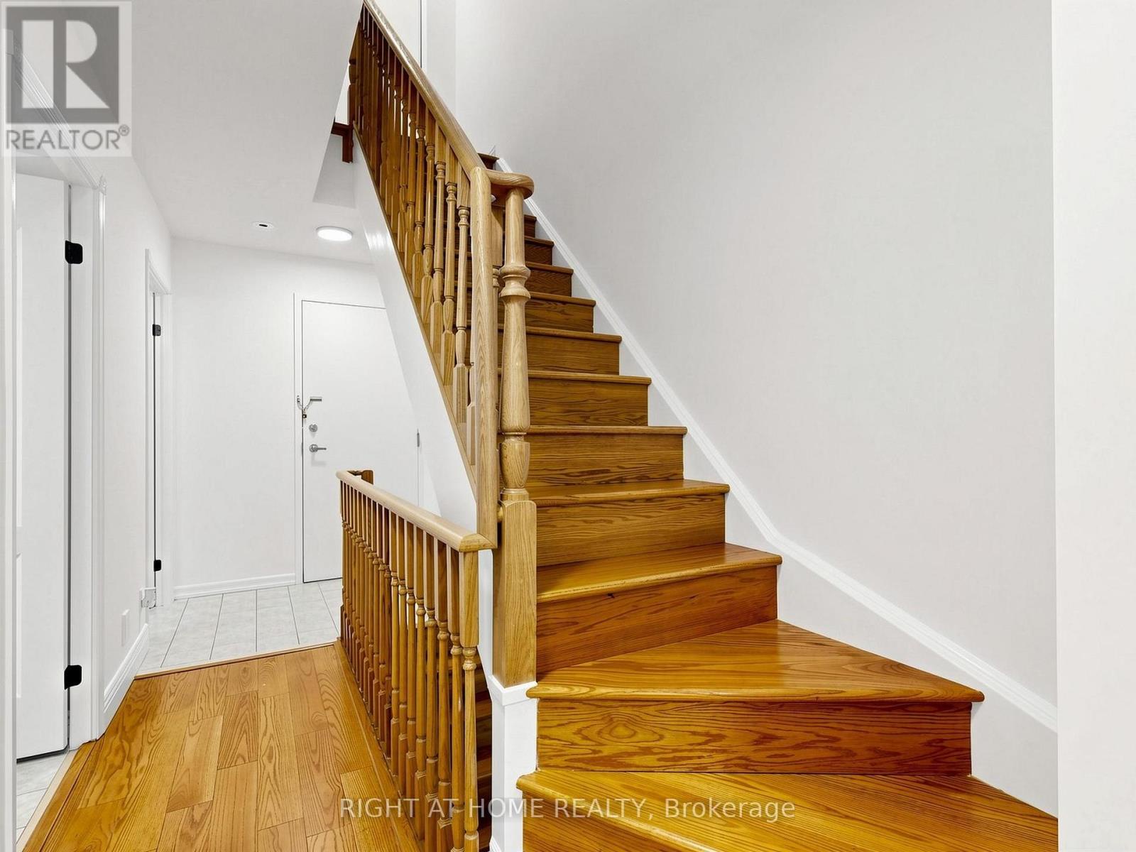 1520 - 28 Sommerset Way, Toronto (willowdale East), Ontario