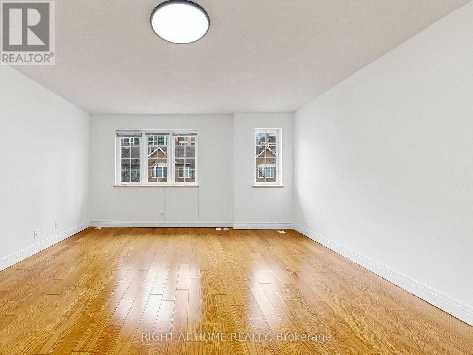 1520 - 28 Sommerset Way, Toronto (willowdale East), Ontario
