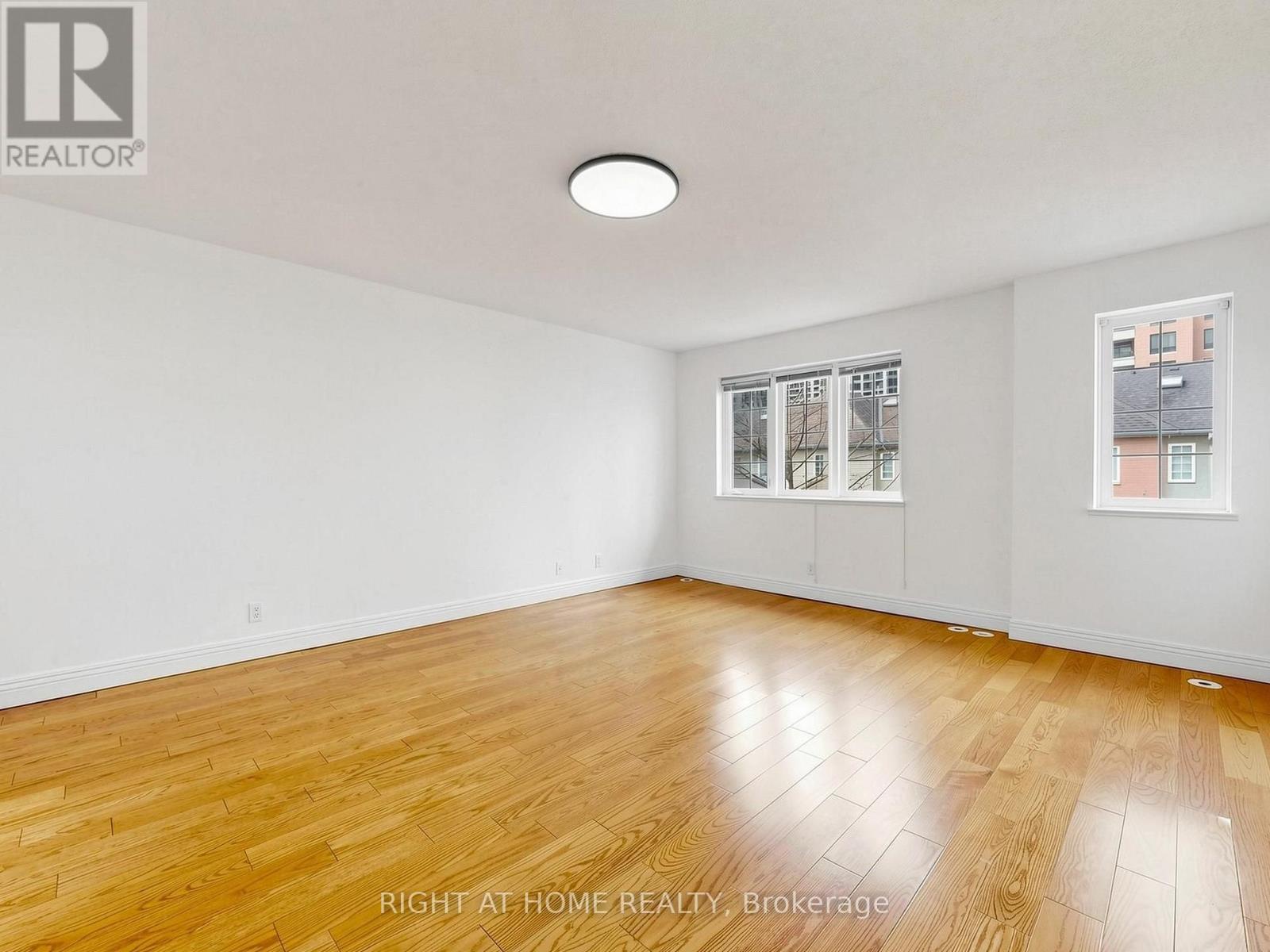 1520 - 28 Sommerset Way, Toronto (willowdale East), Ontario