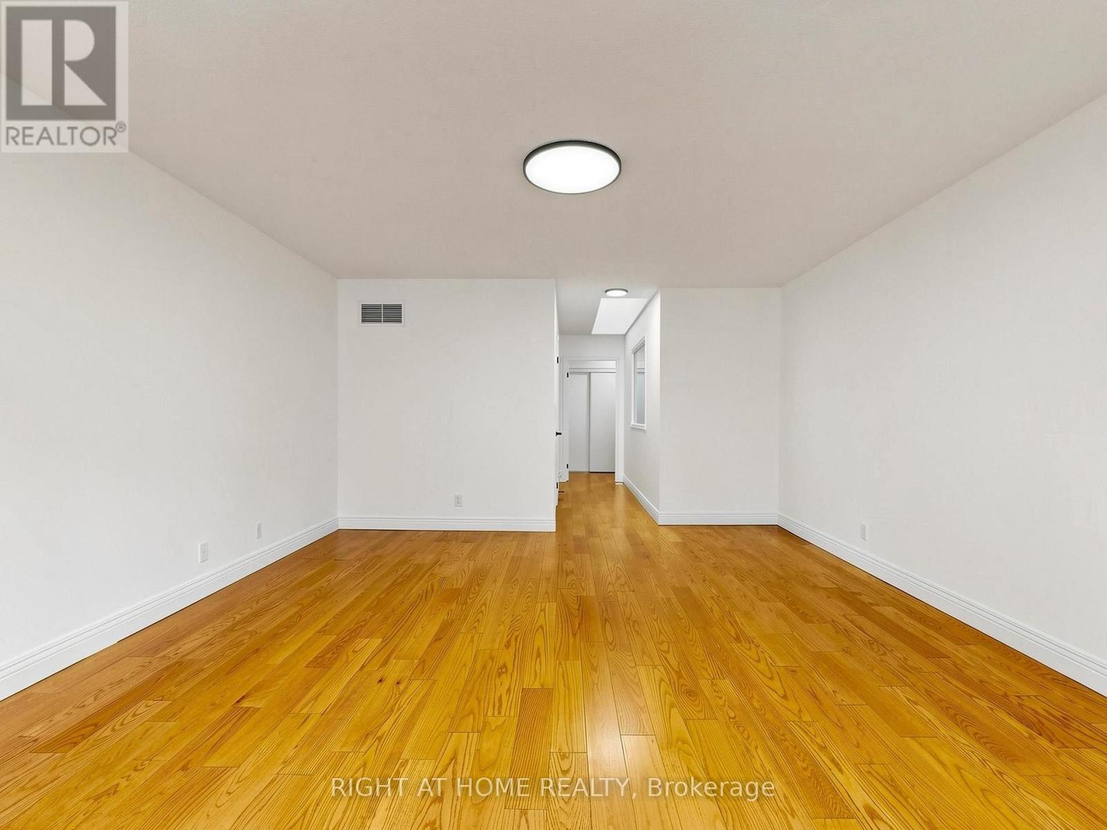 1520 - 28 Sommerset Way, Toronto (willowdale East), Ontario