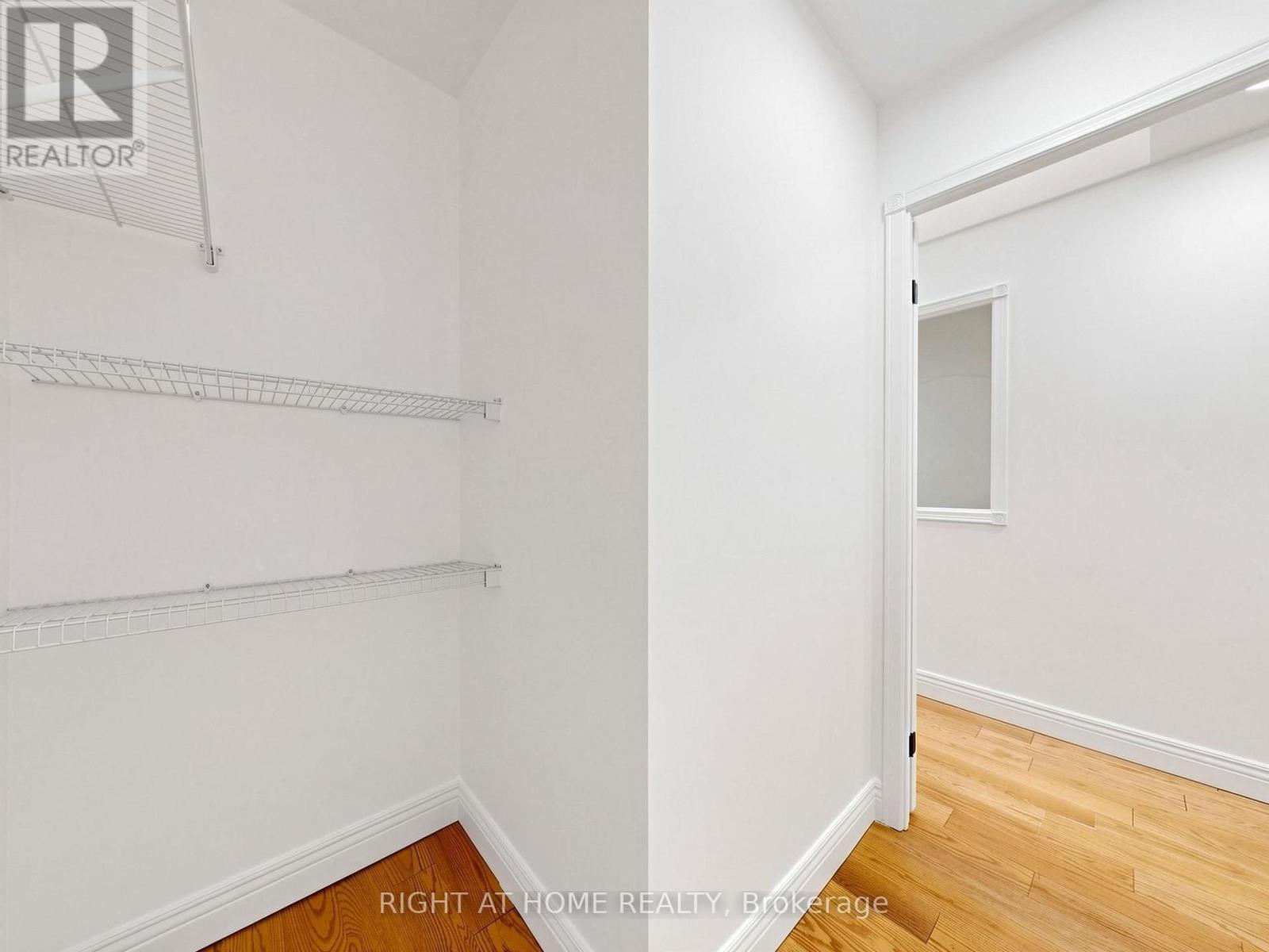 1520 - 28 Sommerset Way, Toronto (willowdale East), Ontario