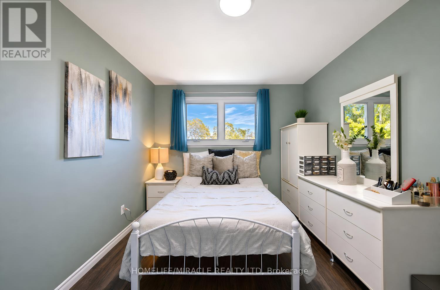 14 Tinton Crescent, Toronto (west Humber-clairville), Ontario