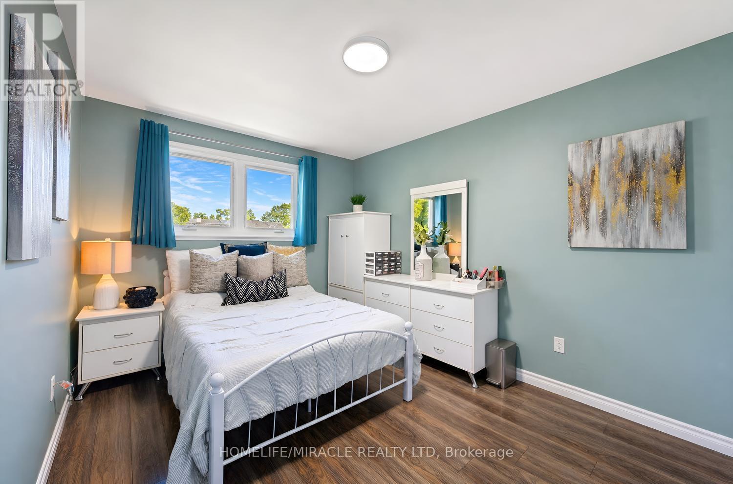 14 Tinton Crescent, Toronto (west Humber-clairville), Ontario