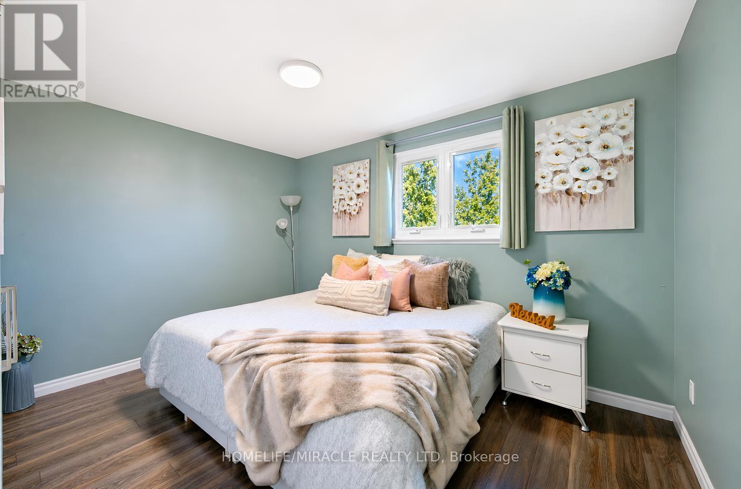 14 Tinton Crescent, Toronto (west Humber-clairville), Ontario
