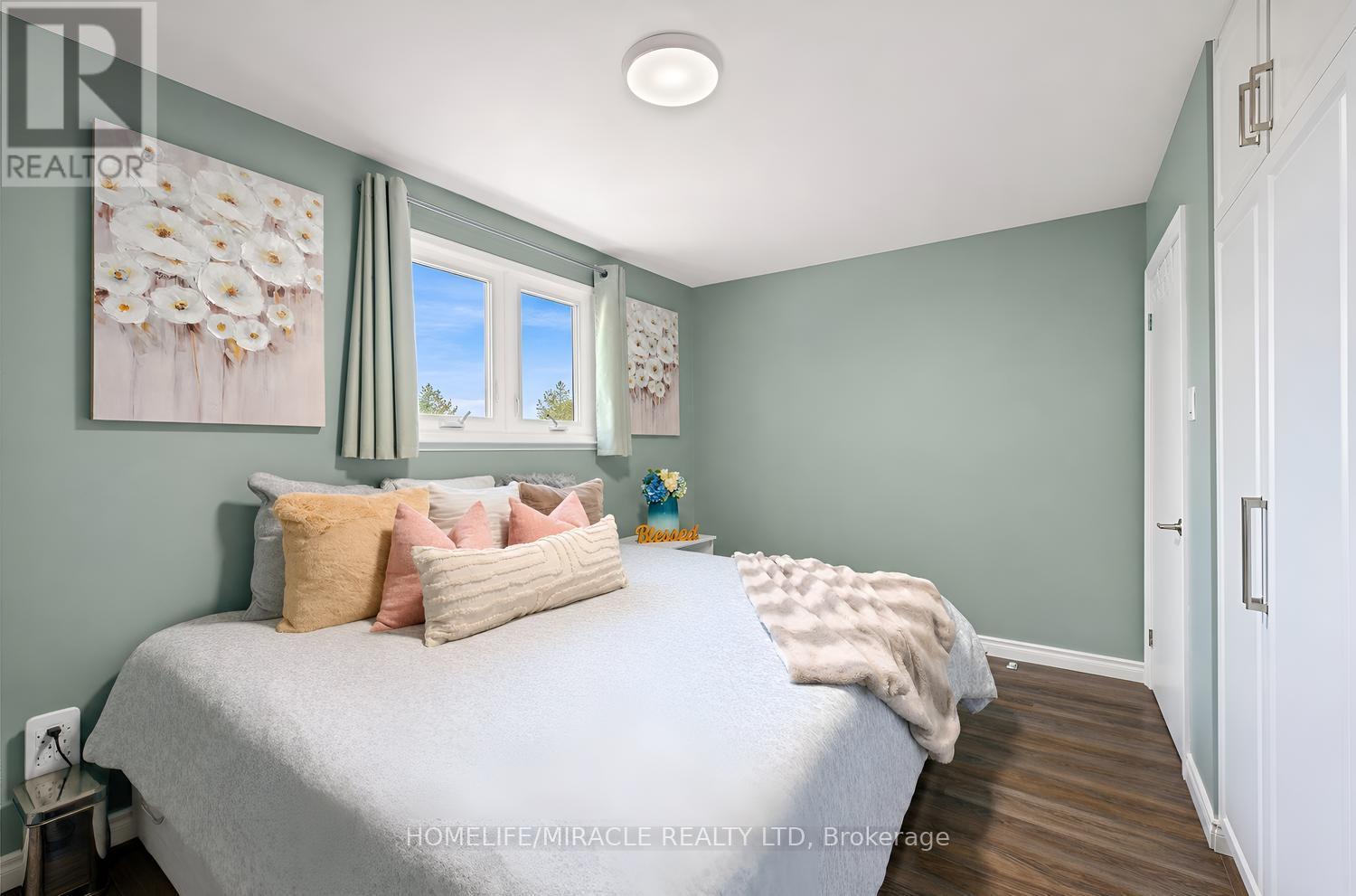 14 Tinton Crescent, Toronto (west Humber-clairville), Ontario
