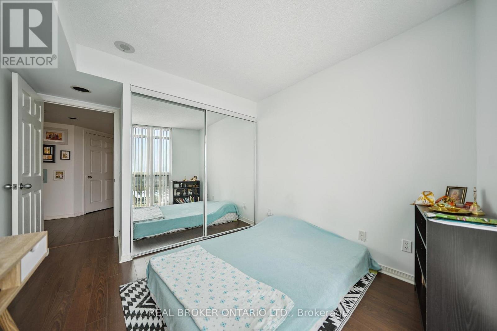 808 - 28 Harrison Garden Boulevard, Toronto (willowdale East), Ontario
