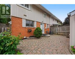 71 DOGWOOD CRESCENT