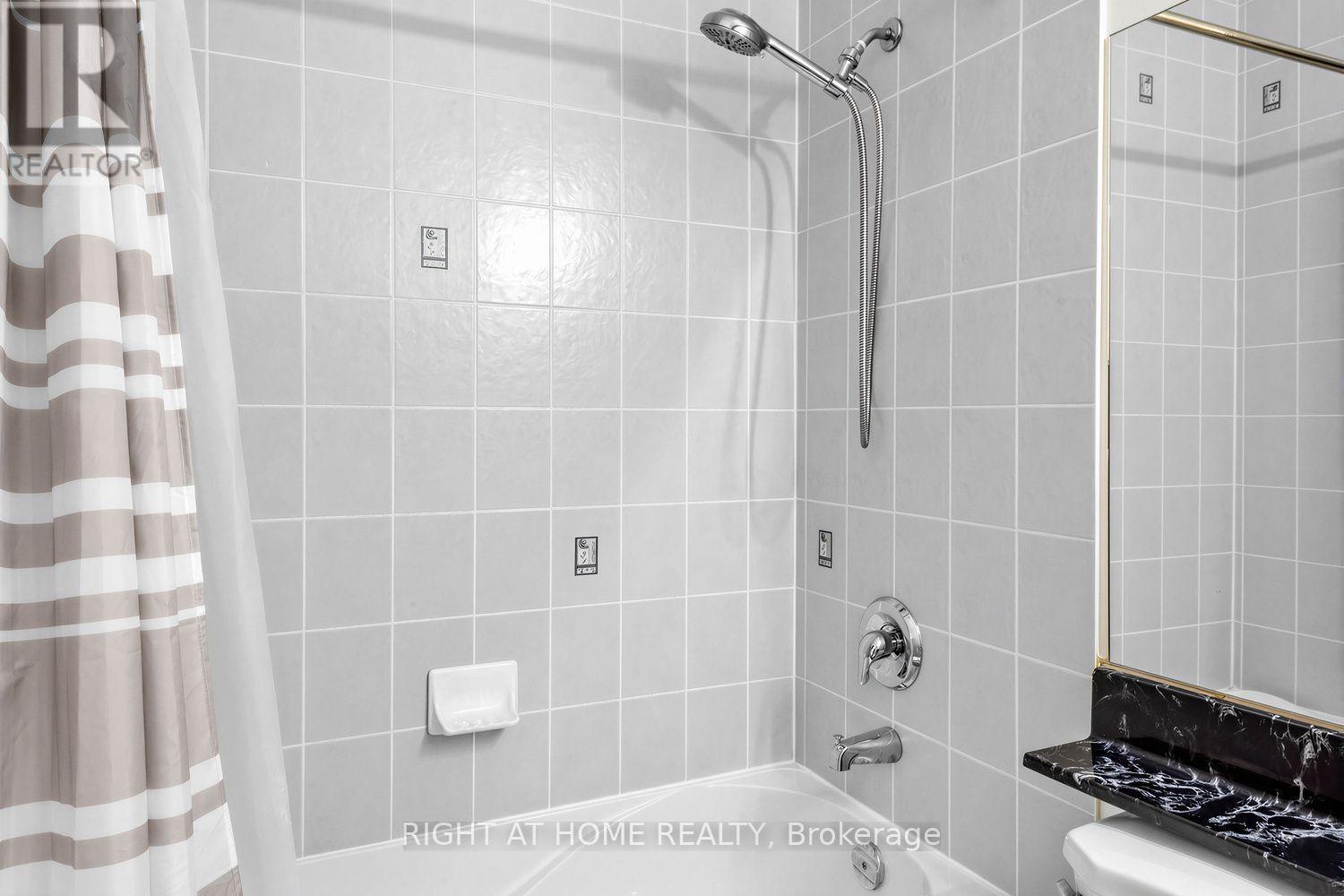 107 - 509 Beecroft Avenue, Toronto (willowdale West), Ontario