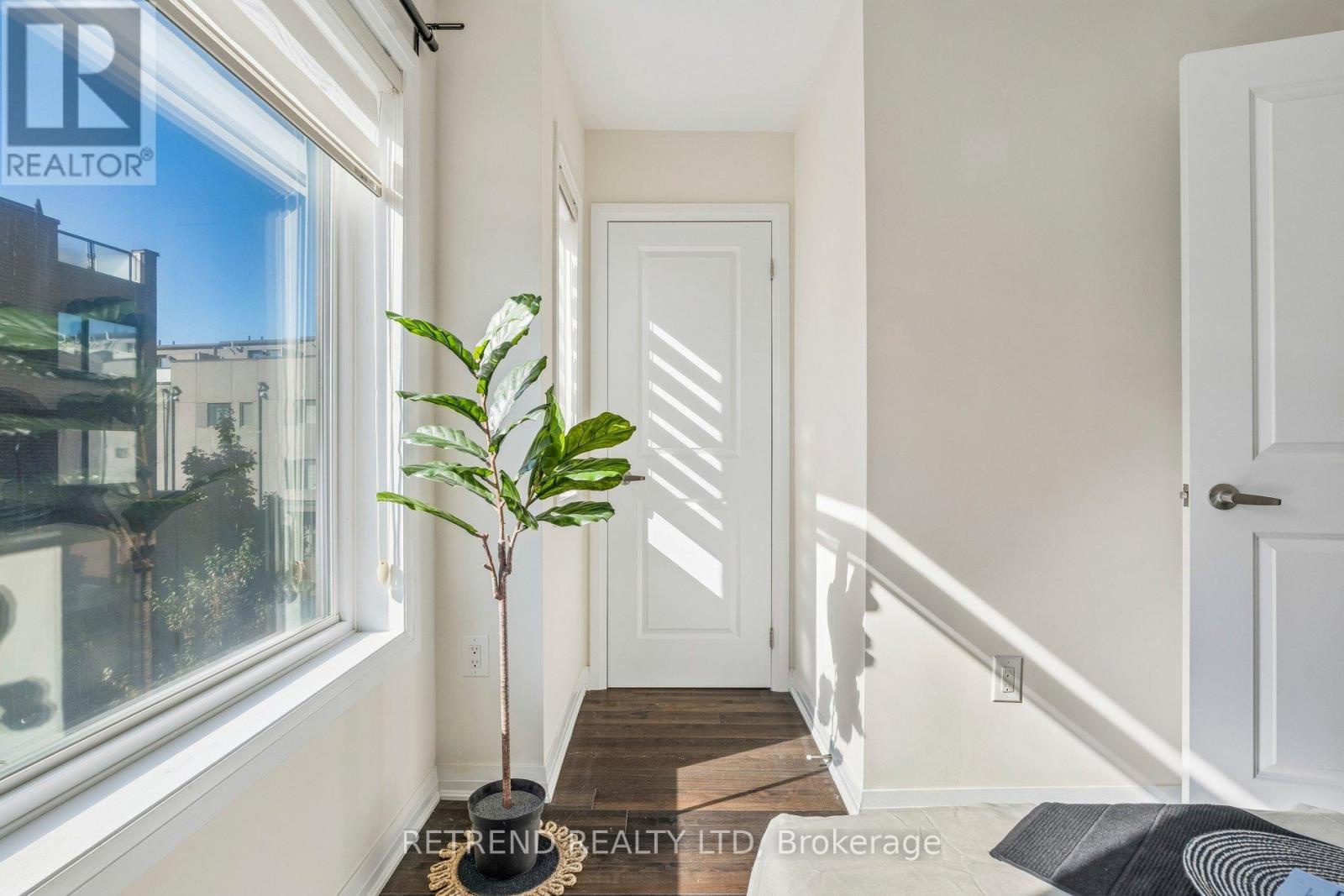 5 - 50 Thomas Mulholland Drive, Toronto (downsview-roding-cfb), Ontario