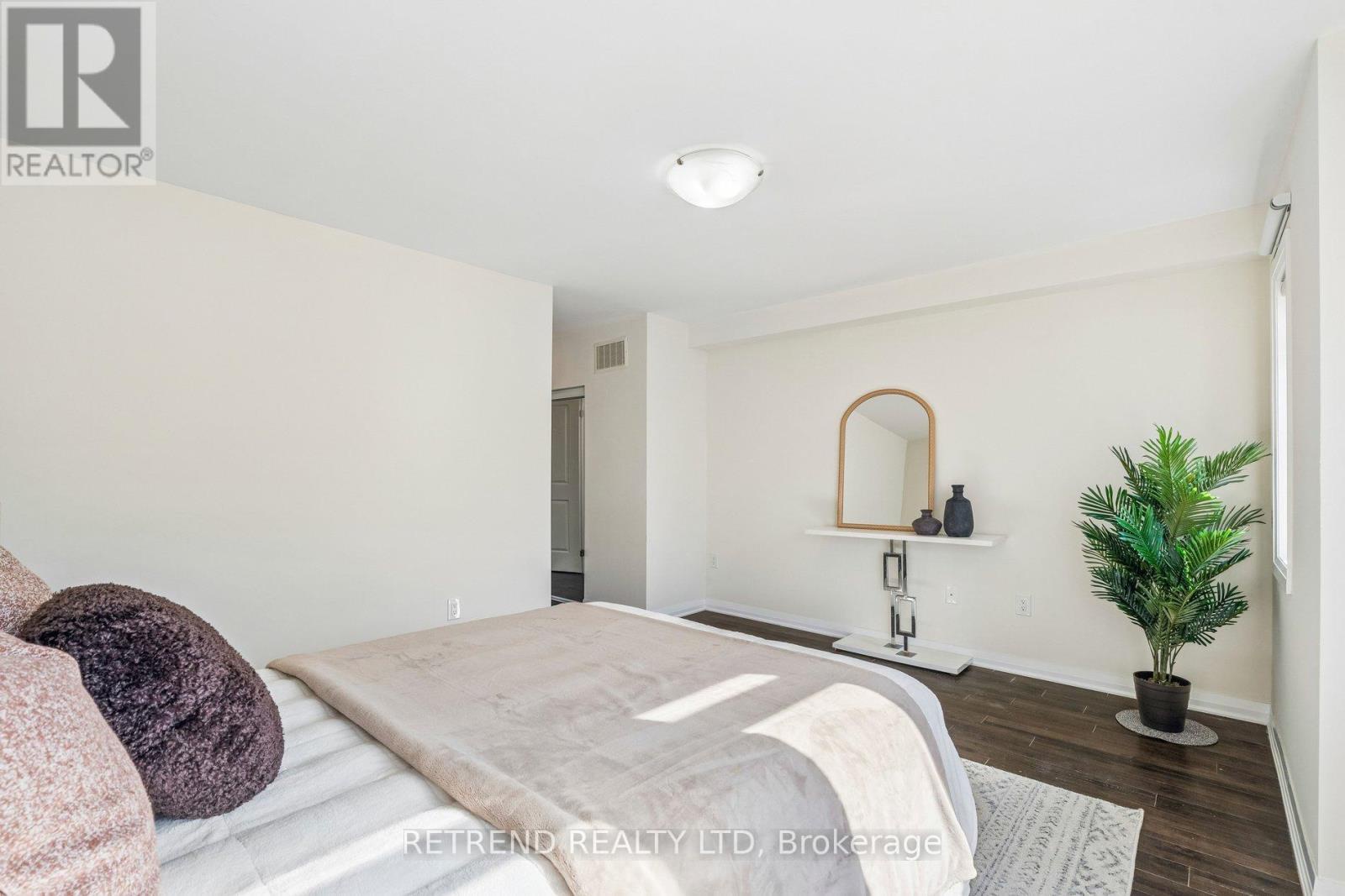 5 - 50 Thomas Mulholland Drive, Toronto (downsview-roding-cfb), Ontario