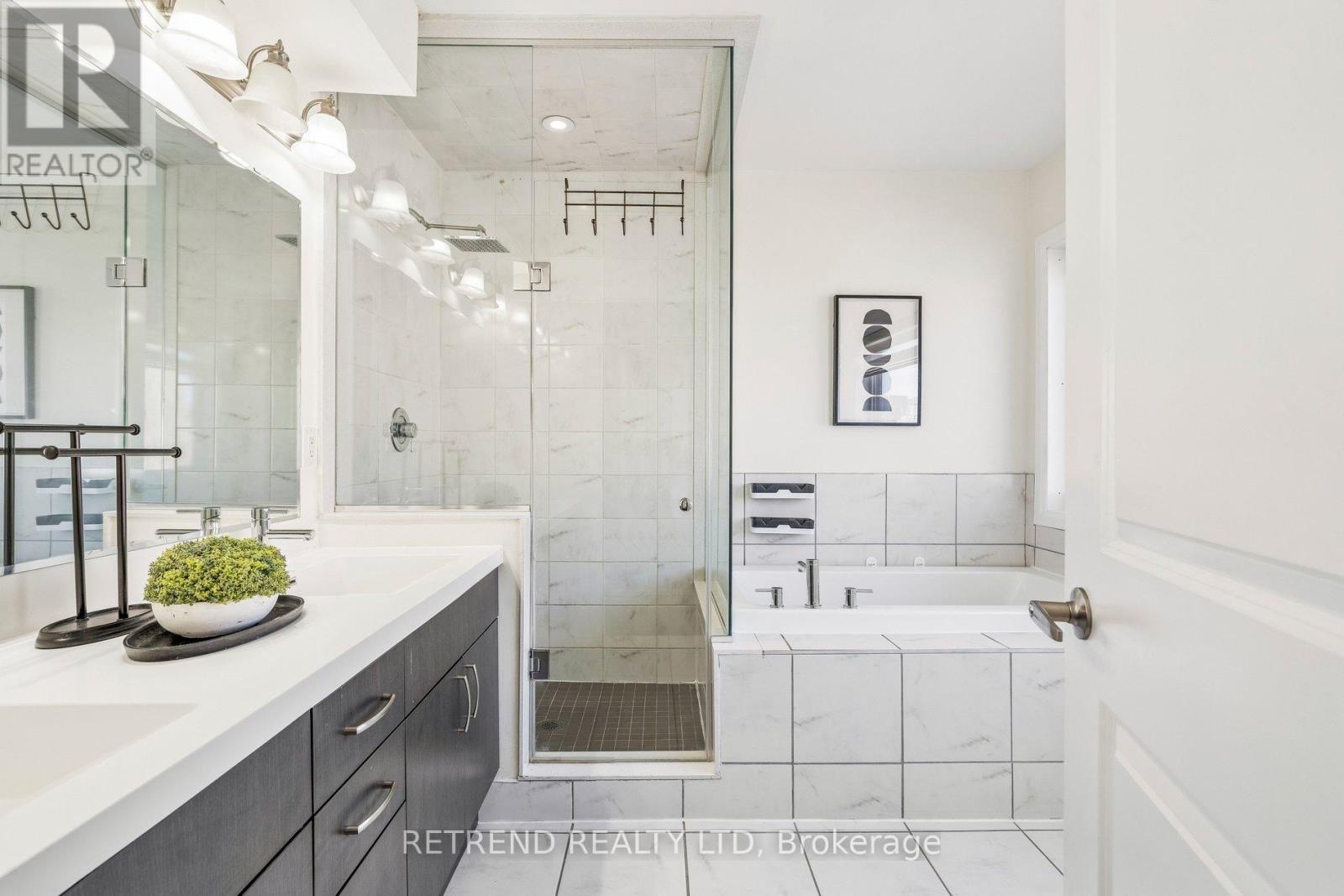 5 - 50 Thomas Mulholland Drive, Toronto (downsview-roding-cfb), Ontario