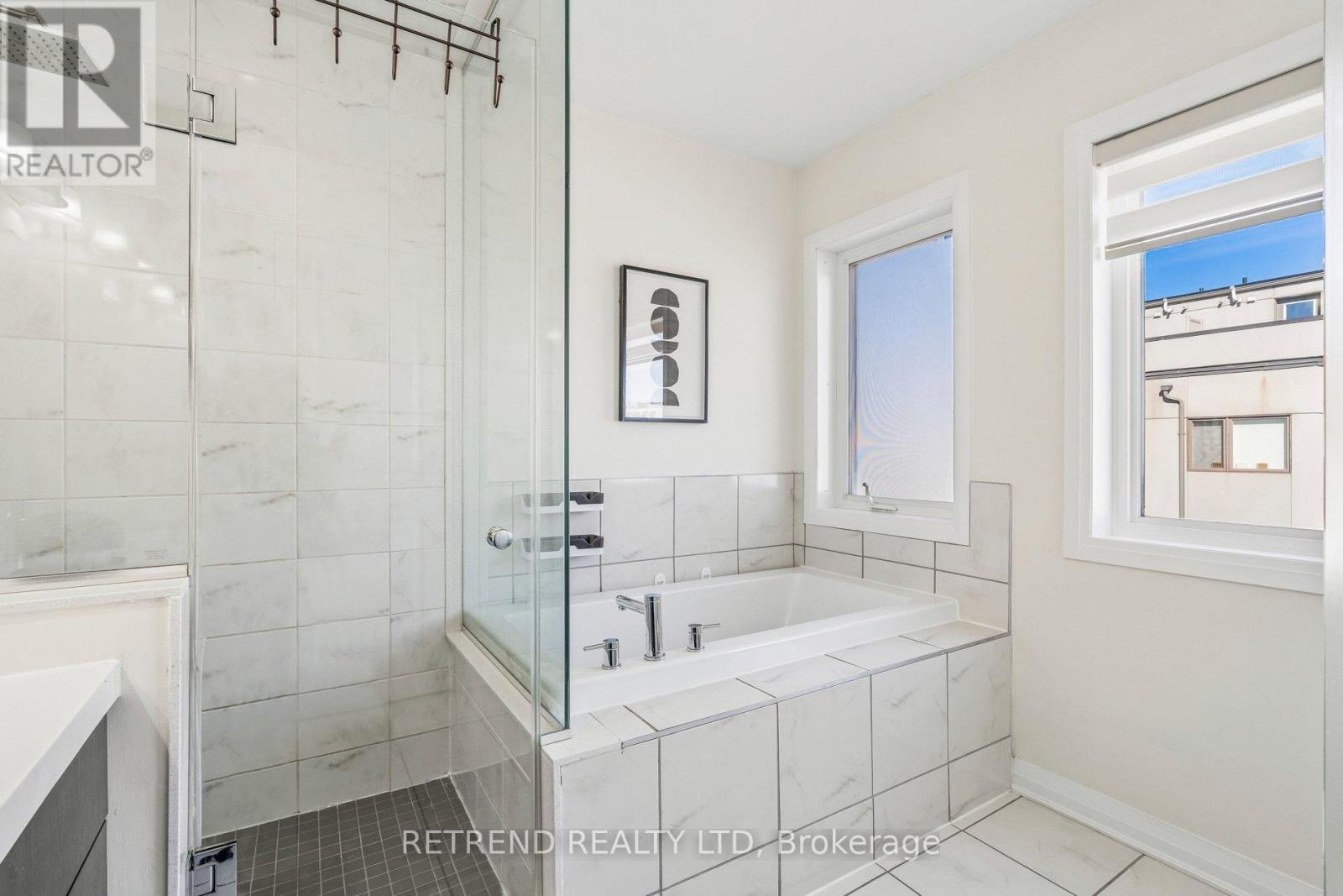 5 - 50 Thomas Mulholland Drive, Toronto (downsview-roding-cfb), Ontario