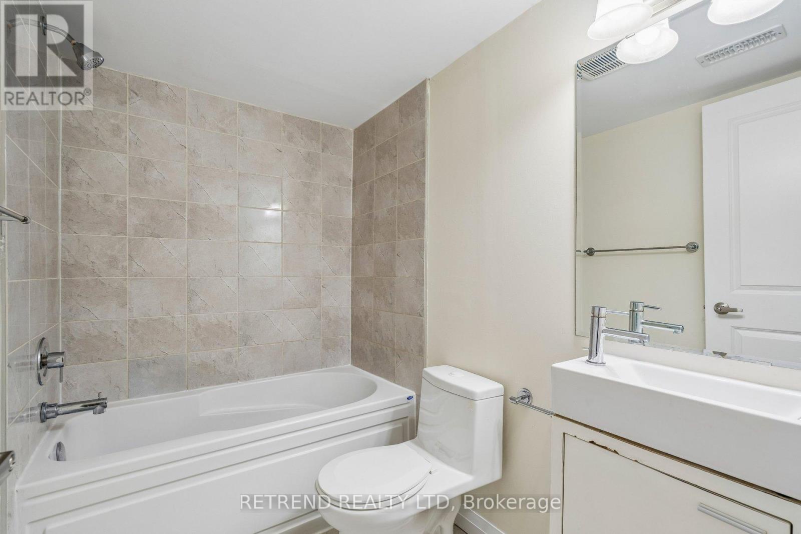 5 - 50 Thomas Mulholland Drive, Toronto (downsview-roding-cfb), Ontario