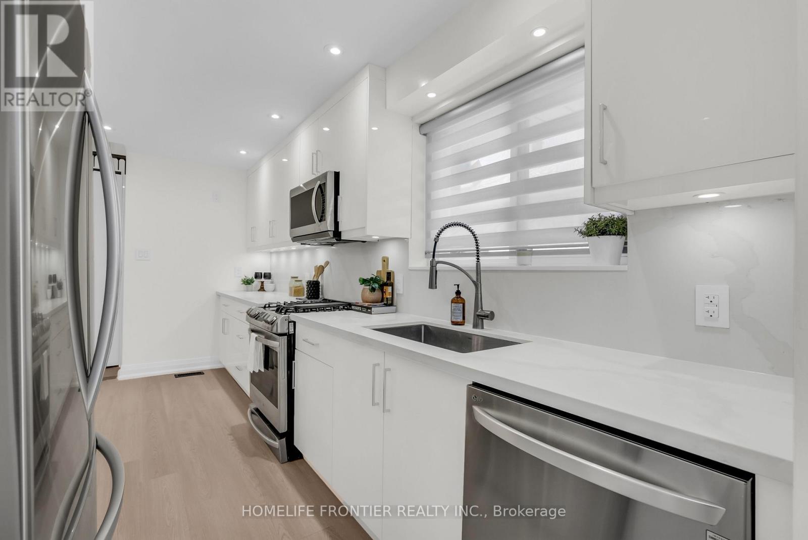 61 Sundial Crescent, Toronto (victoria Village), Ontario