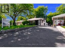 61 SUNDIAL CRESCENT