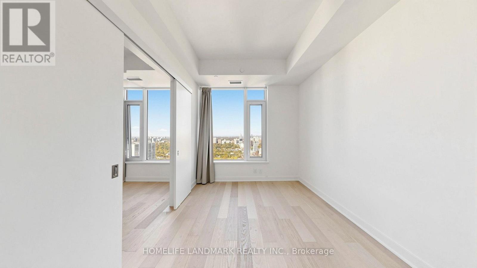 4803 - 11 Yorkville Avenue, Toronto (annex), Ontario
