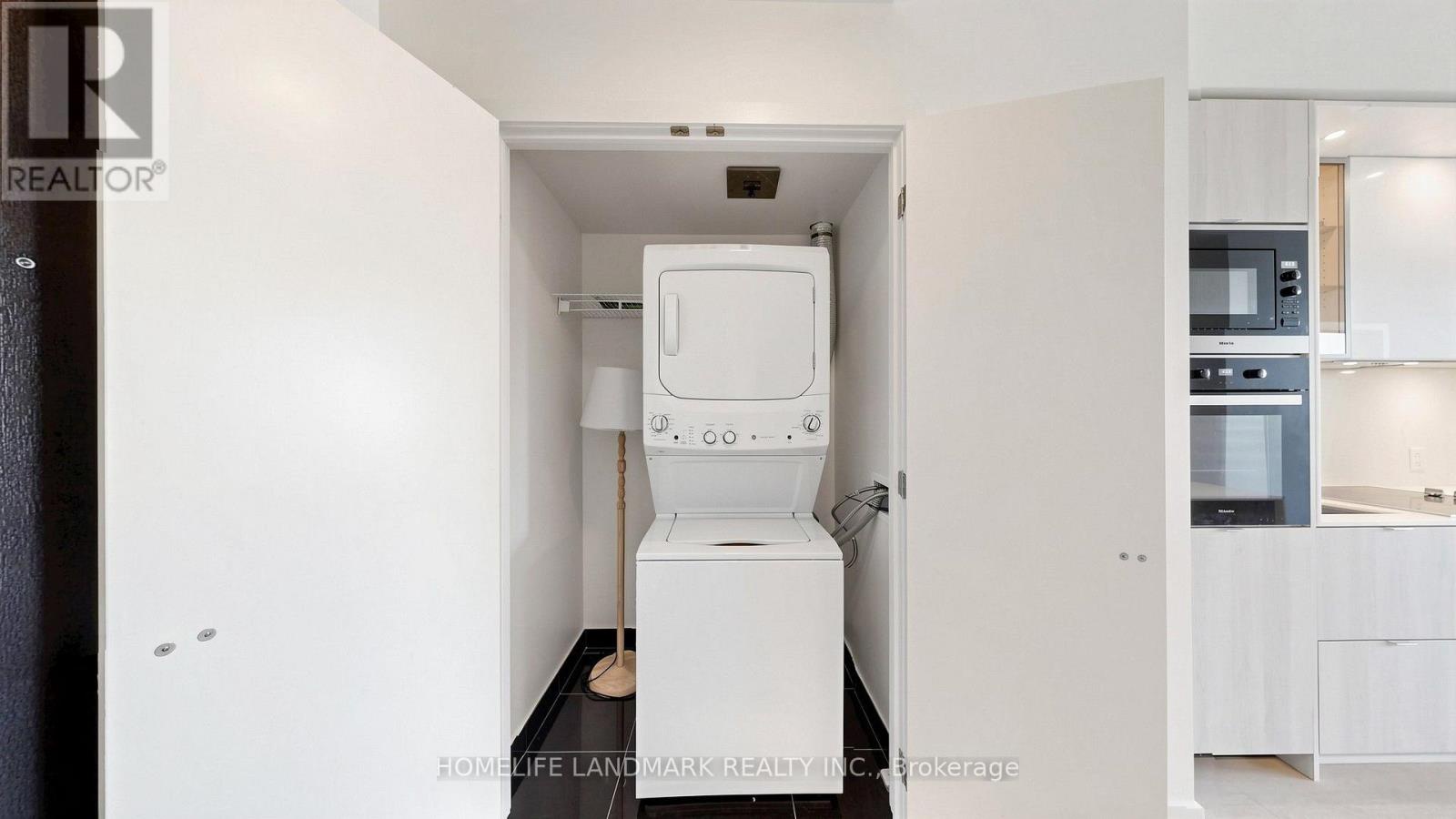 4803 - 11 Yorkville Avenue, Toronto (annex), Ontario