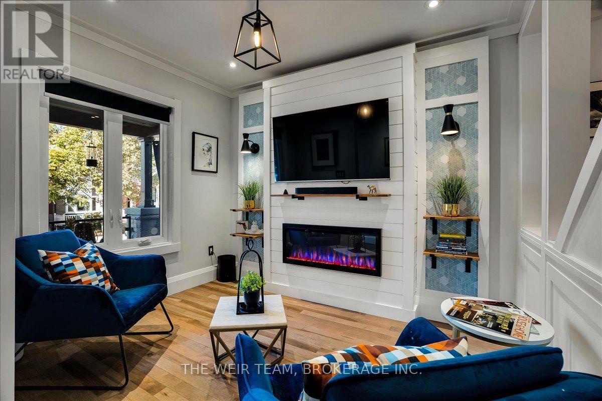 13 Amroth Avenue, Toronto (east End-danforth), Ontario