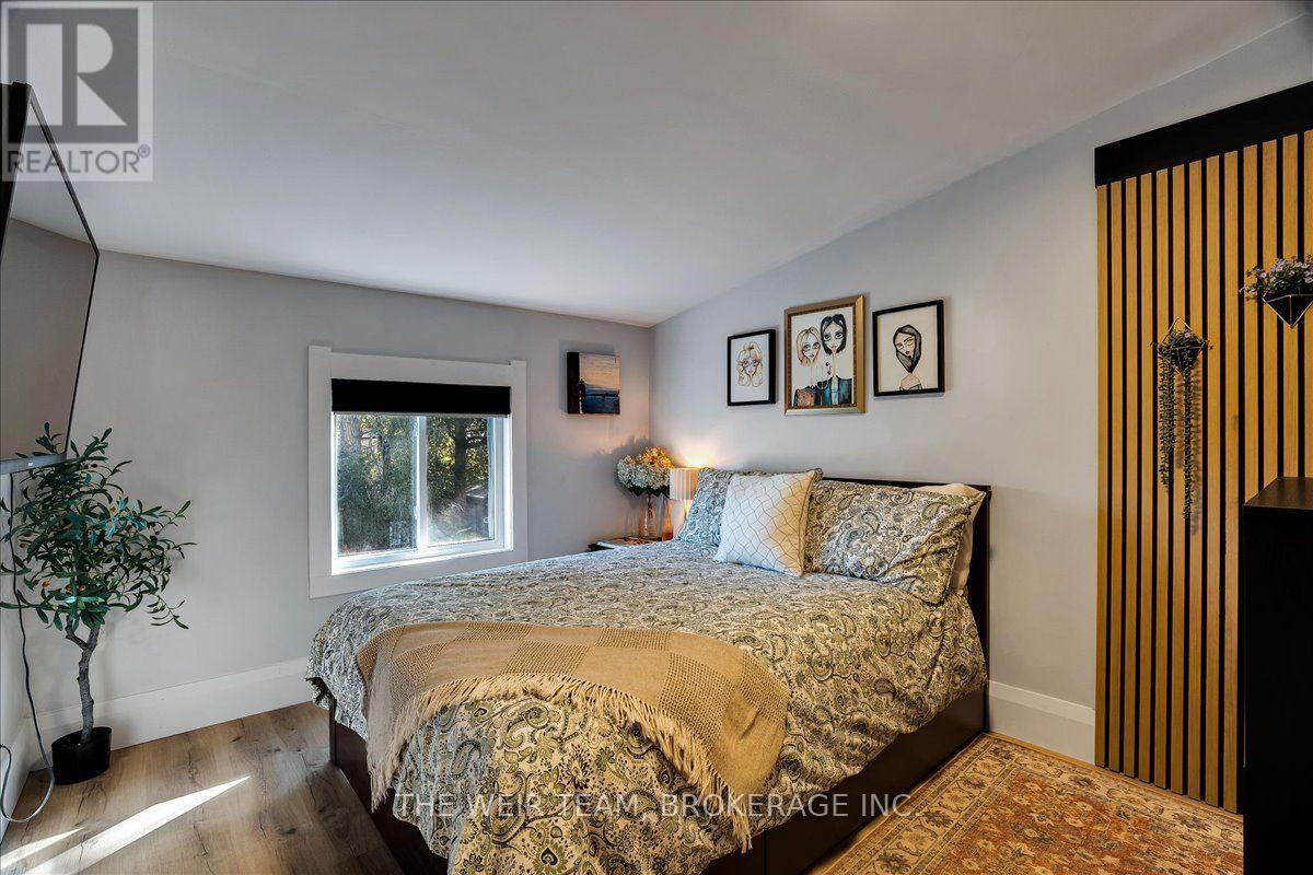 13 Amroth Avenue, Toronto (east End-danforth), Ontario