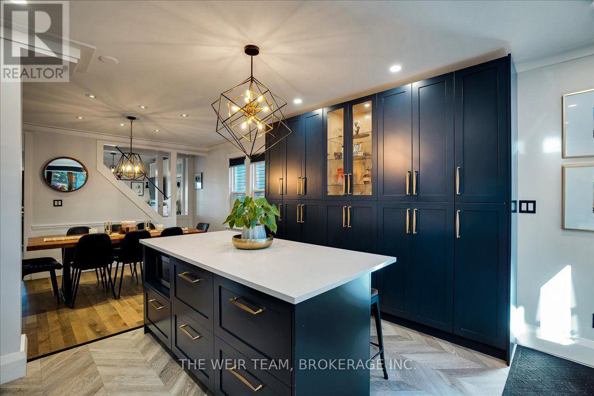 13 Amroth Avenue, Toronto (east End-danforth), Ontario