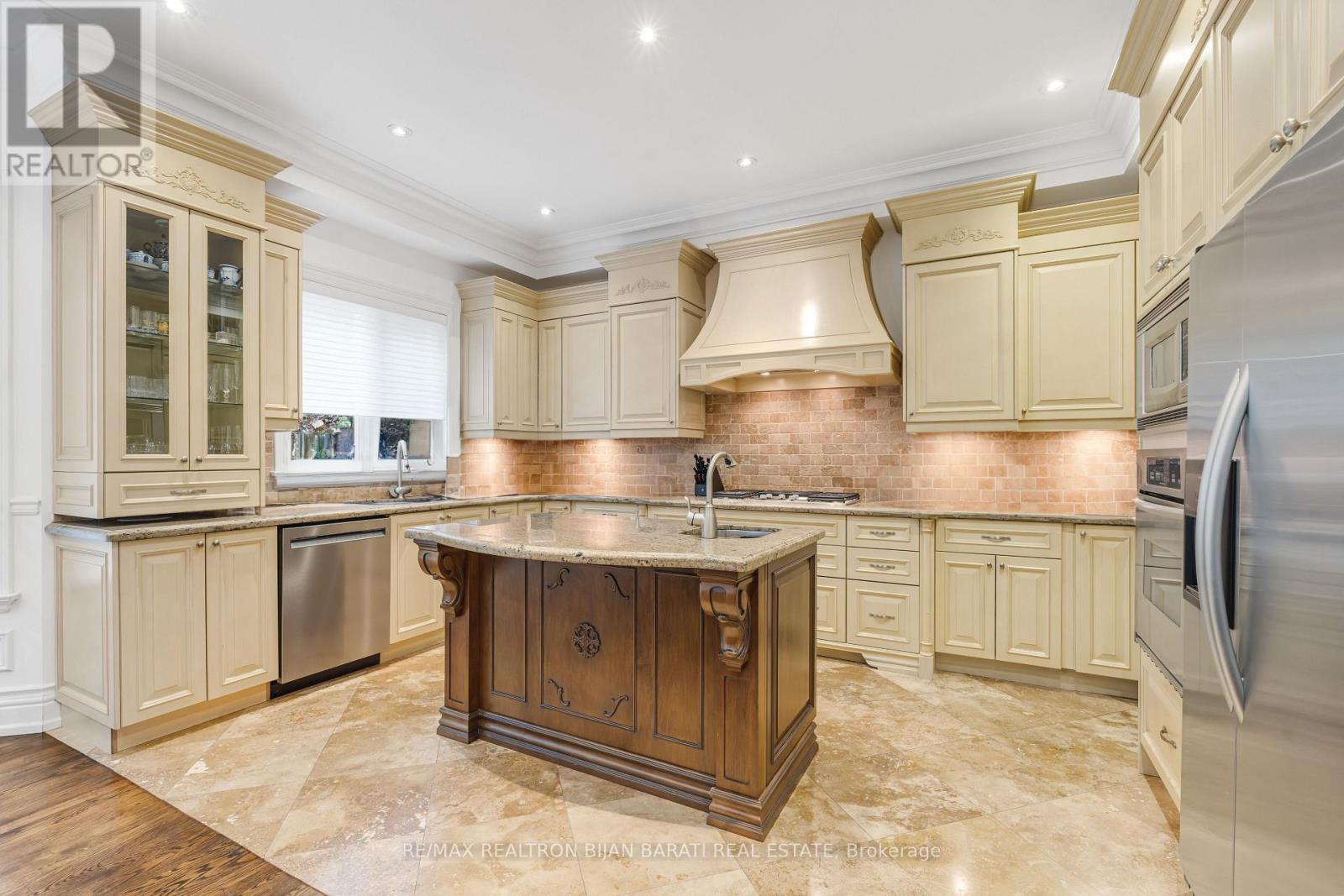 397 Hillcrest Avenue, Toronto (willowdale East), Ontario