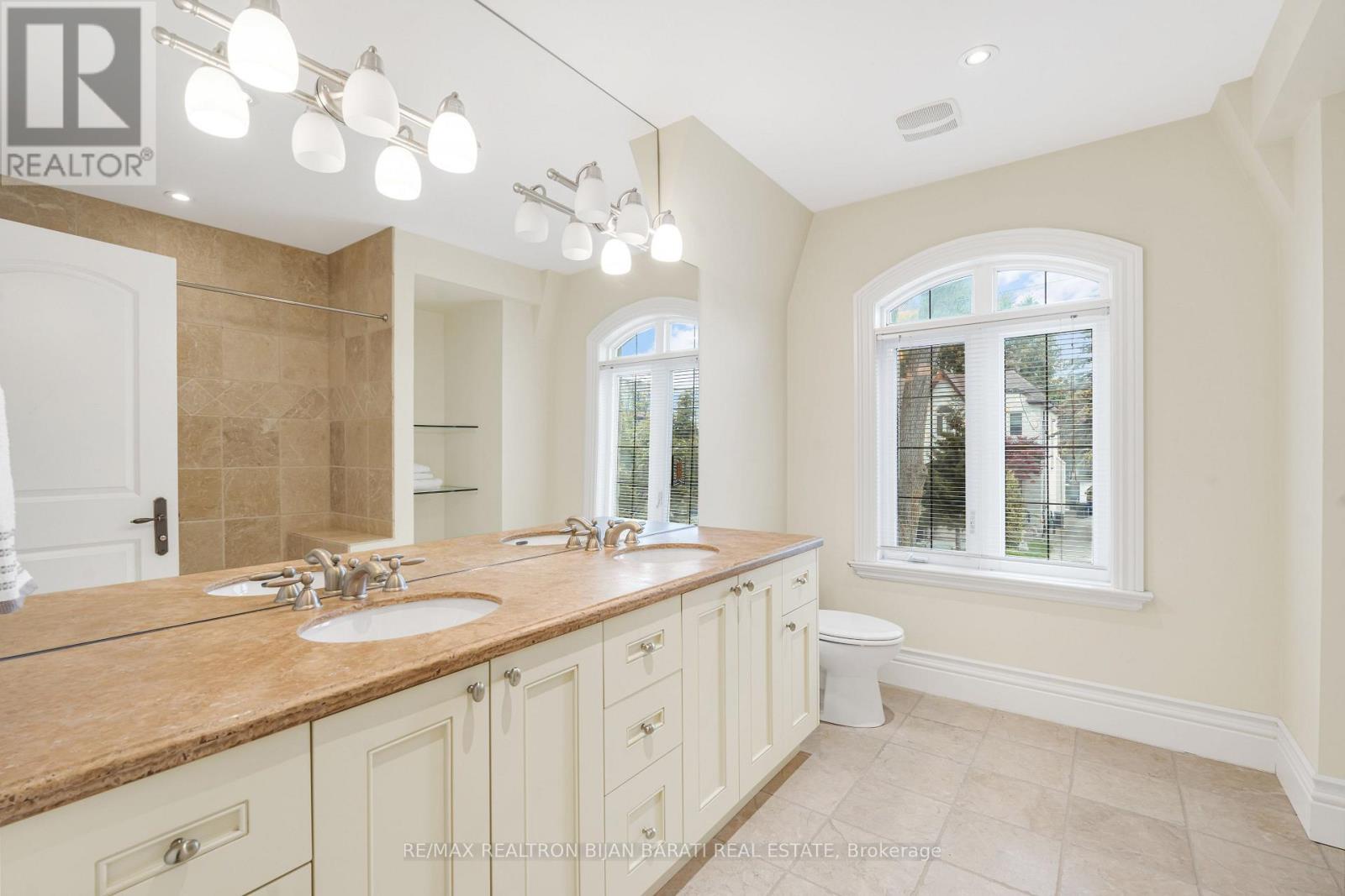 397 Hillcrest Avenue, Toronto (willowdale East), Ontario