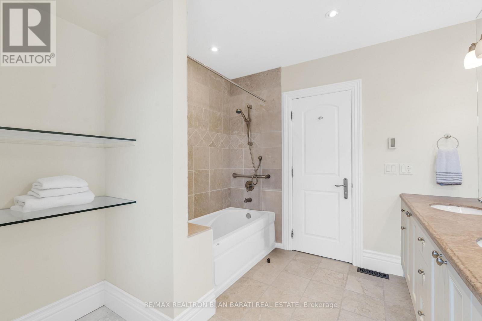 397 Hillcrest Avenue, Toronto (willowdale East), Ontario