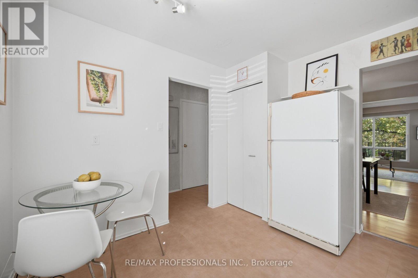 94 - 65 Old Burnhamthorpe Road, Toronto (markland Wood), Ontario