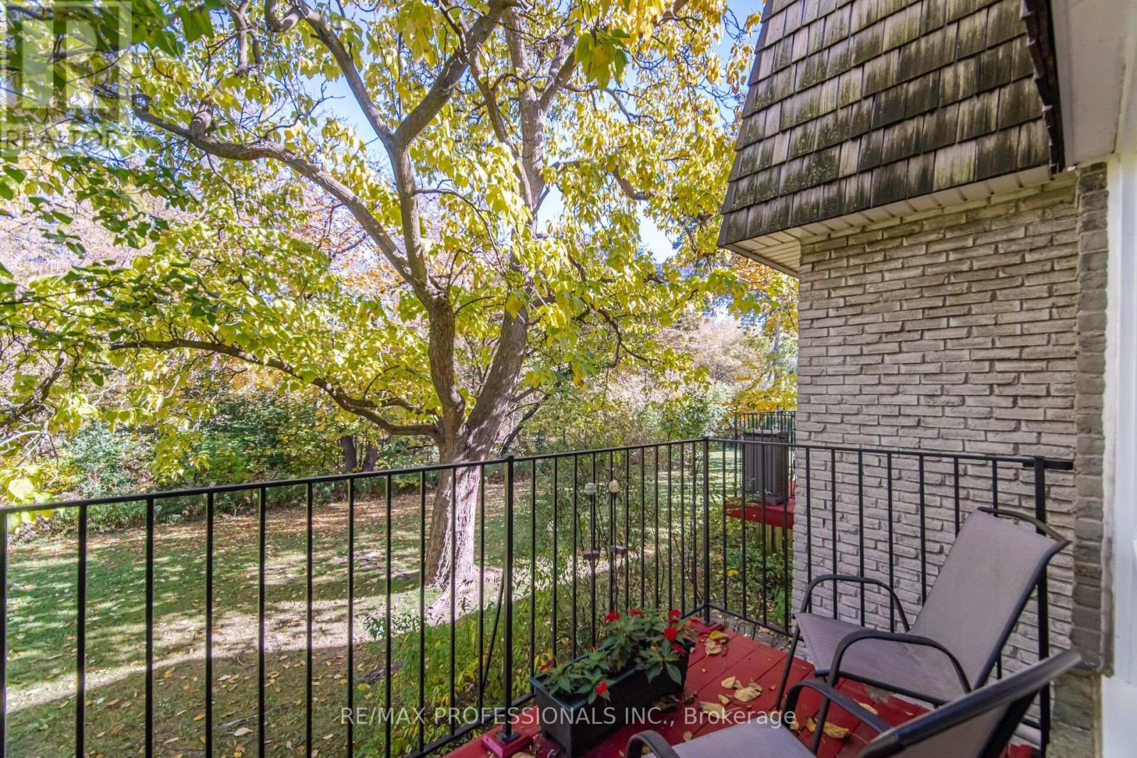 94 - 65 Old Burnhamthorpe Road, Toronto (markland Wood), Ontario
