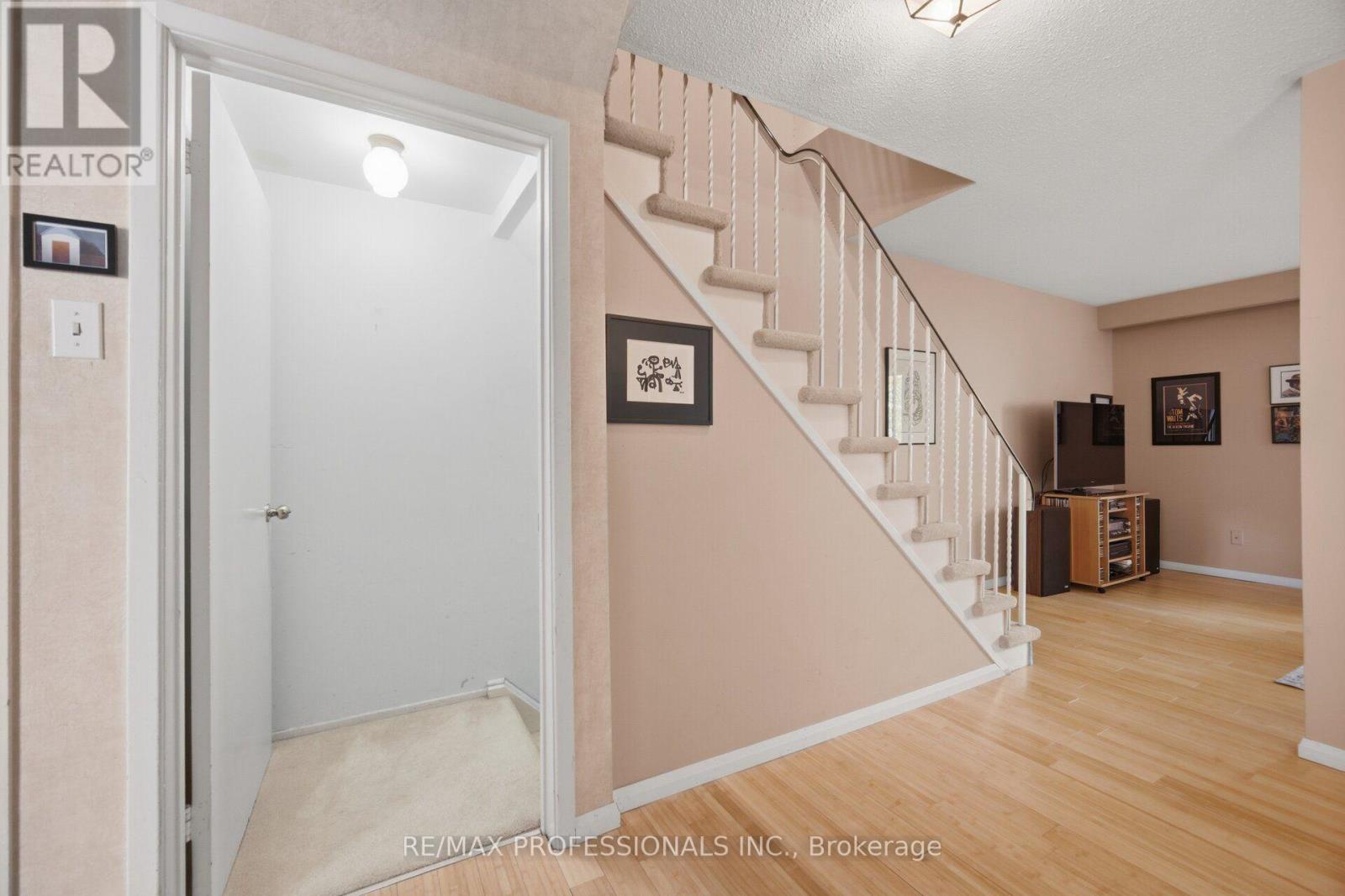 94 - 65 Old Burnhamthorpe Road, Toronto (markland Wood), Ontario