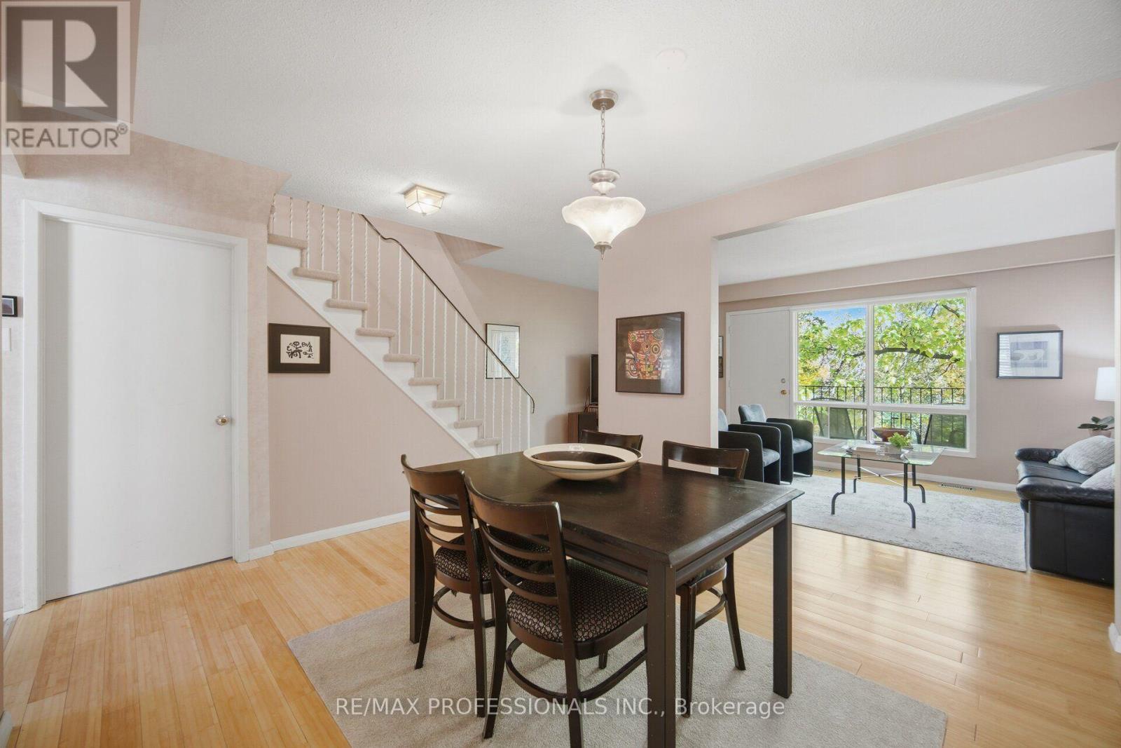 94 - 65 Old Burnhamthorpe Road, Toronto (markland Wood), Ontario