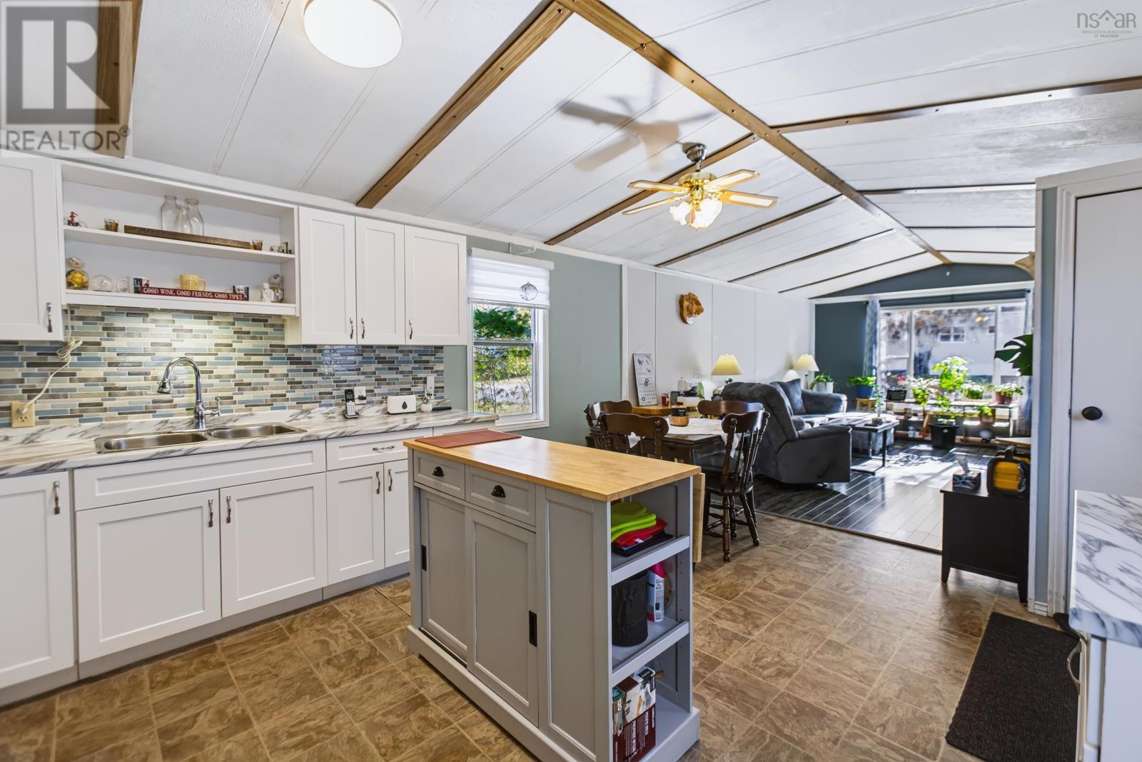 15 Woodlawn Drive, Amherst, Nova Scotia