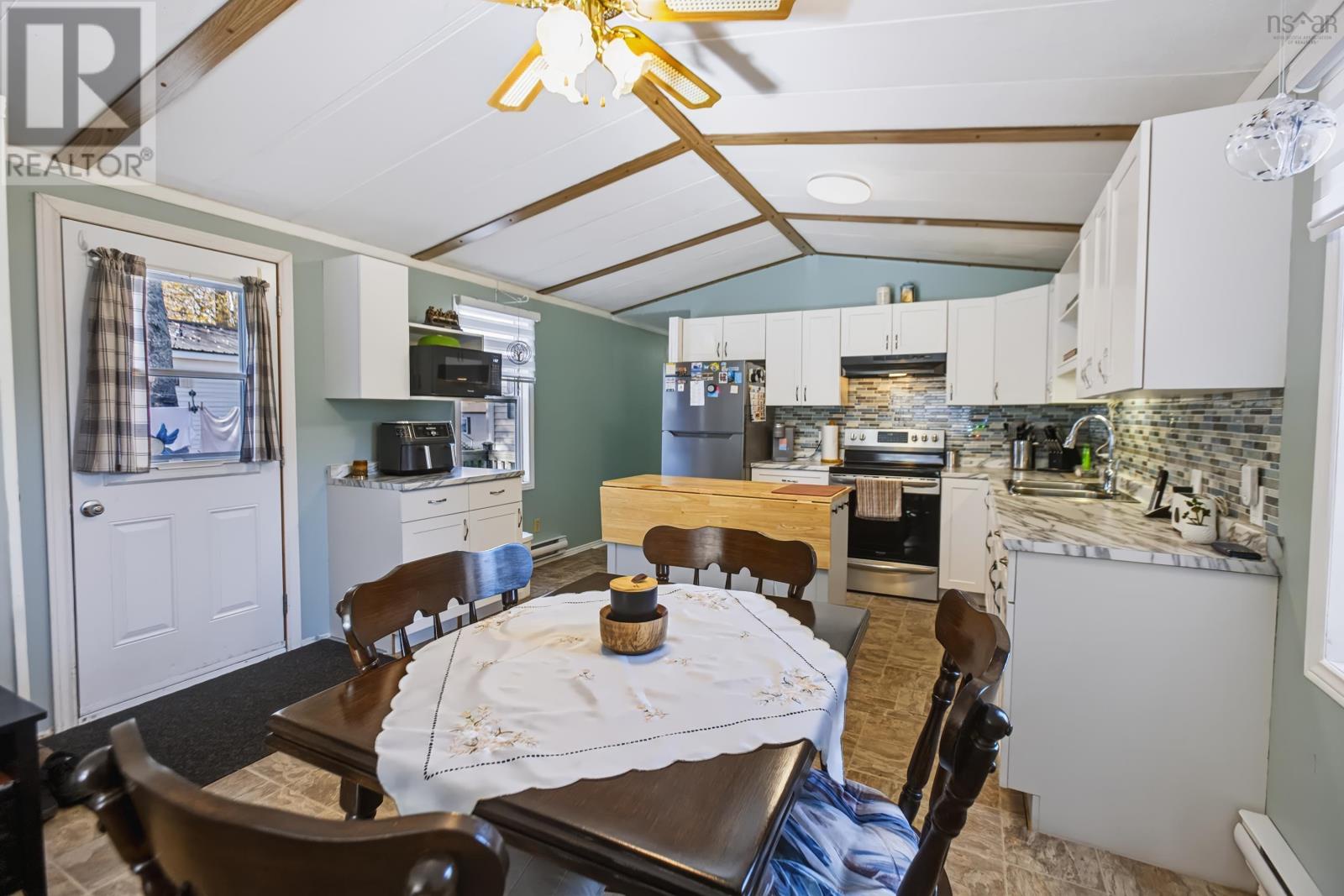 15 Woodlawn Drive, Amherst, Nova Scotia