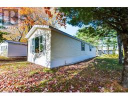 15 Woodlawn Drive