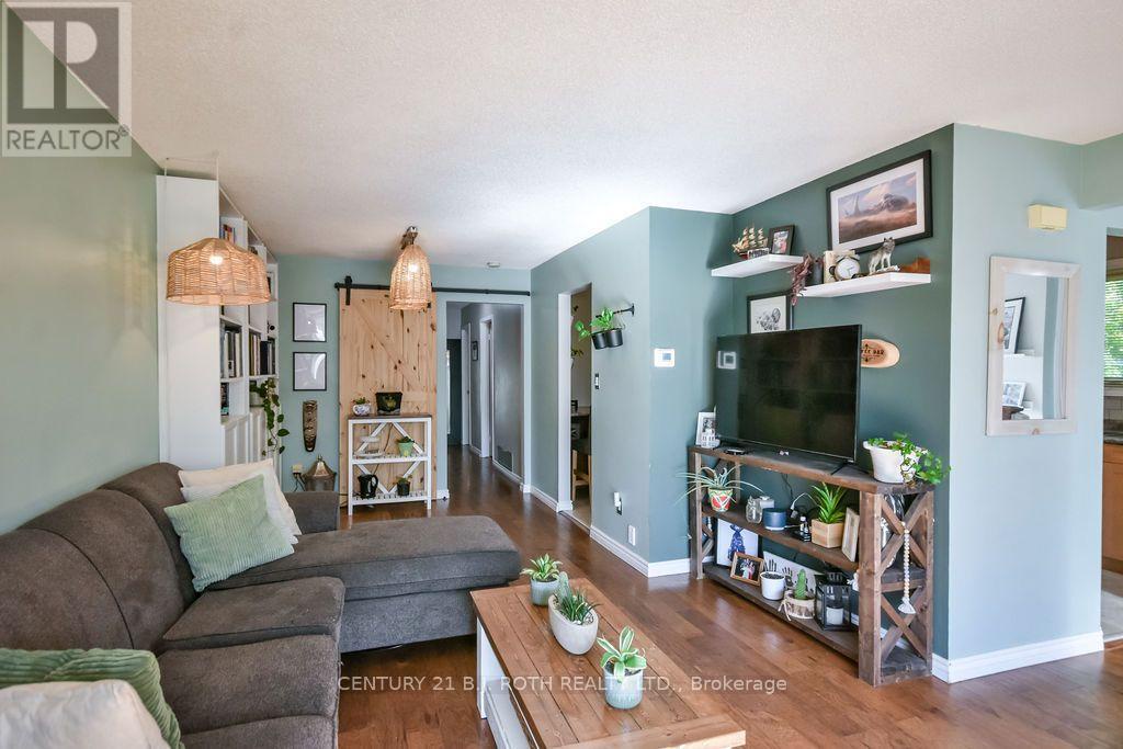 38 Charlbrook Avenue, Barrie (cundles East), Ontario