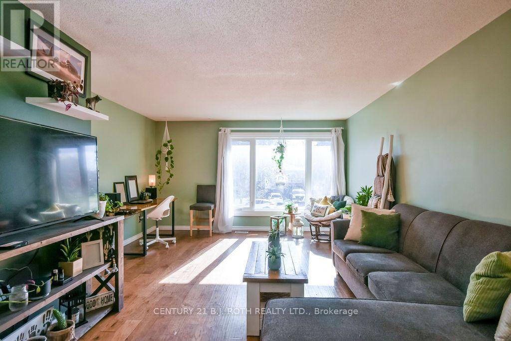 38 Charlbrook Avenue, Barrie (cundles East), Ontario