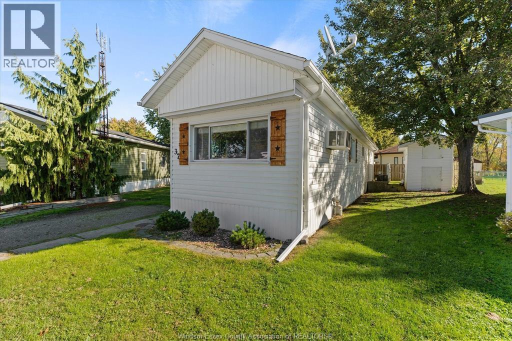 37 Maple Drive, Mcgregor, Ontario