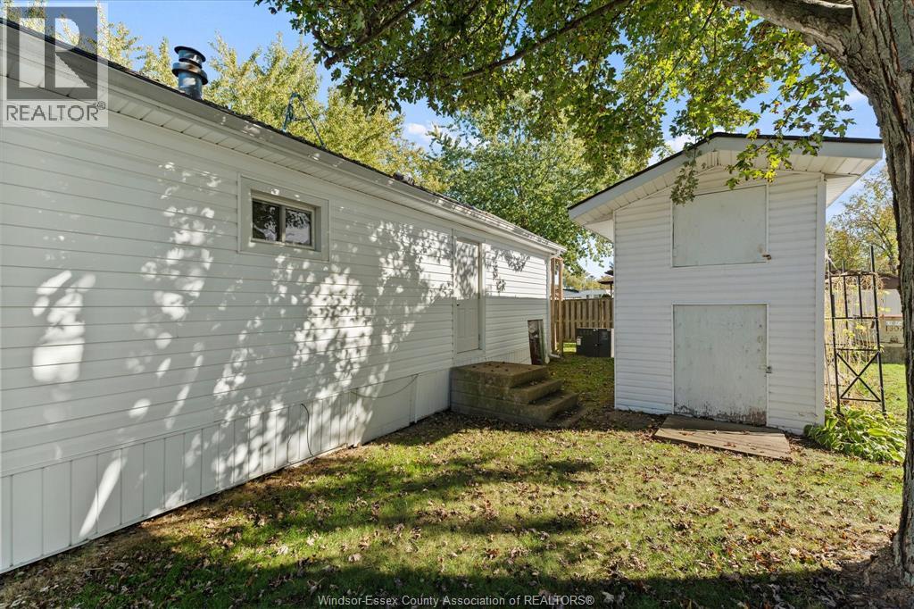 37 Maple Drive, Mcgregor, Ontario